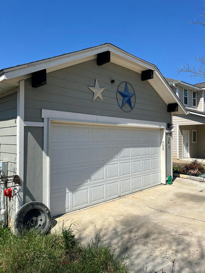 587 Twisted Oaks Ln — photo 2
