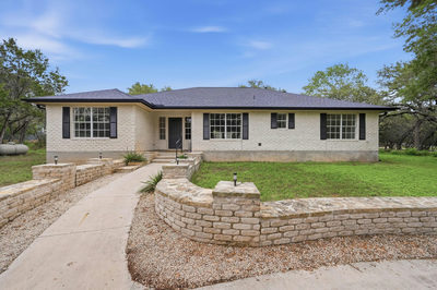 375 Rhodes Ln — photo 2