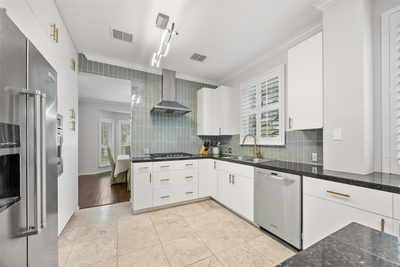 8610 Axis Dr — photo 5