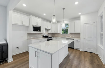 1002 Martingale St — photo 3