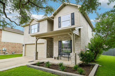 913 Hyde Park Dr — photo 2