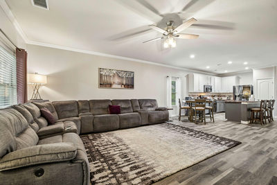913 Hyde Park Dr — photo 4