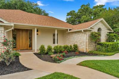 406 Ancient Oaks Dr — photo 2