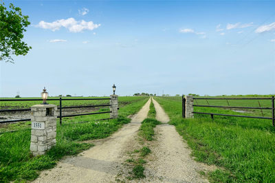 1551 Fm 1466 — photo 2