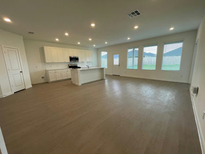196 Seabreeze St — photo 2