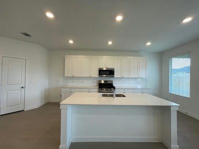 196 Seabreeze St — photo 3
