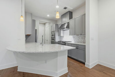 8200 Southwest Pkwy #302 — photo 4