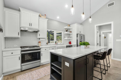631 Lakeside Dr — photo 3