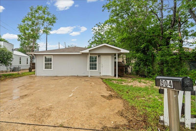 904 Montopolis Dr — photo 2