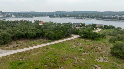 1703 Dove Rd — photo 2