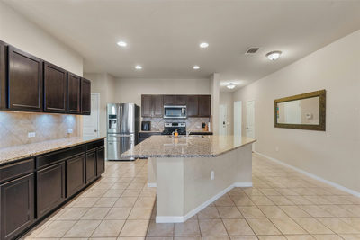 124 Denton Dr — photo 3