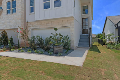 207 Flora Springs Cv — photo 2