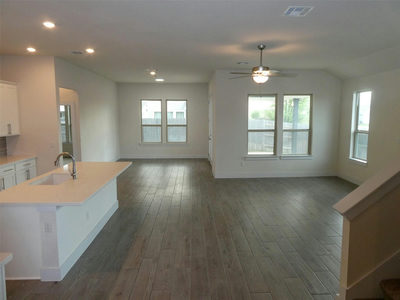 8201 Greyhawk Cv — photo 4