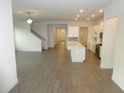 8201 Greyhawk Cv — photo 2