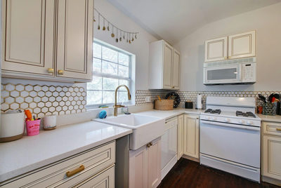 1121 Leona St — photo 5