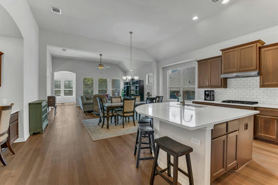 902 Catalina Ln — photo 2