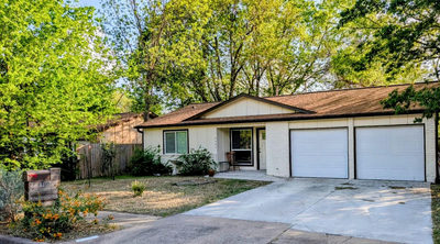 4407 Dovewood Dr — photo 2