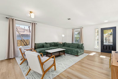 208 Langely St — photo 4