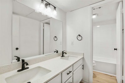 923 E 41st St #102 — photo 5
