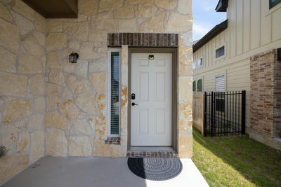 416 Staunton Dr — photo 2