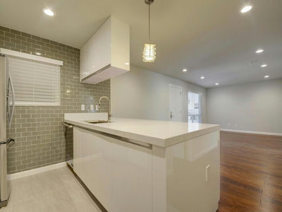3110 Red River St #C-402 — photo 2