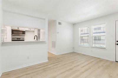 923 E 41st St #101 — photo 5