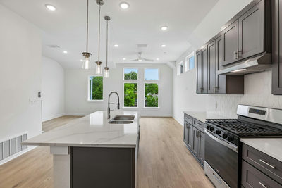 200 W 56th St #1104 — photo 3