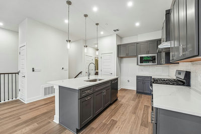 200 W 56th St #2103 — photo 3