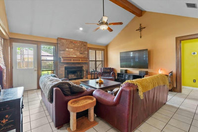406 Willow Wood Dr — photo 2