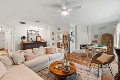 606 W Lynn St #13 — photo 2