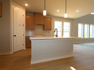 635 Clarissa St — photo 4