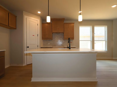 635 Clarissa St — photo 3