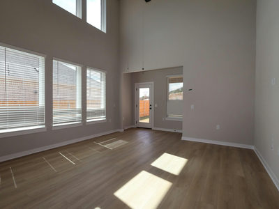 635 Clarissa St — photo 5