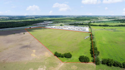 6100 N Interstate 35 — photo 2