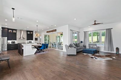 418 Venture Blvd S — photo 4