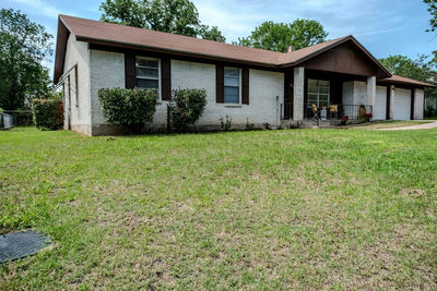 210 LOESCH Dr — photo 2