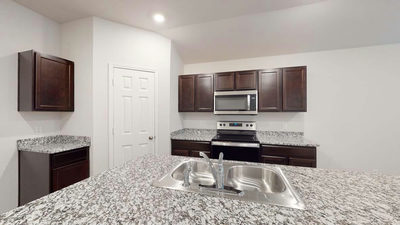 553 Hector Loop — photo 5