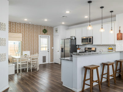 549 Warlander Way — photo 3