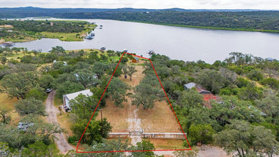 303 Lake View Dr — photo 3