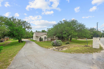 2110 Spring Valley Dr — photo 2