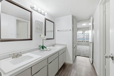 101 E 33rd St #206 — photo 3