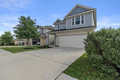 124 Oakstone Dr — photo 3