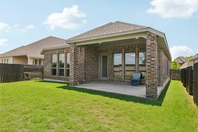 112 Chinaberry Bnd — photo 2