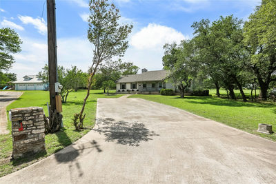 402 Post Oak Ln — photo 2