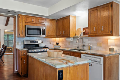 301 Tallwood Dr — photo 4