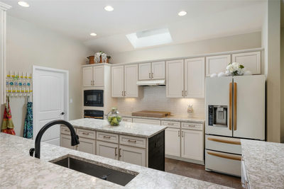 109 Lombardia Dr — photo 5