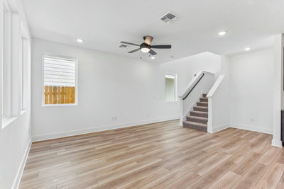117 Maverick Ave — photo 4