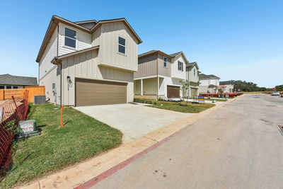 117 Maverick Ave — photo 2