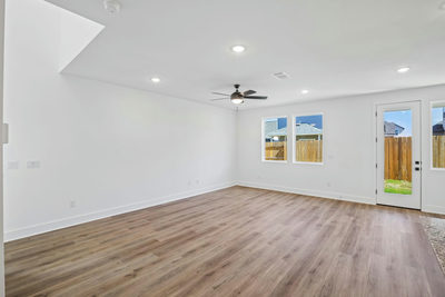 125 Maverick Ave — photo 5
