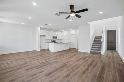 125 Maverick Ave — photo 3